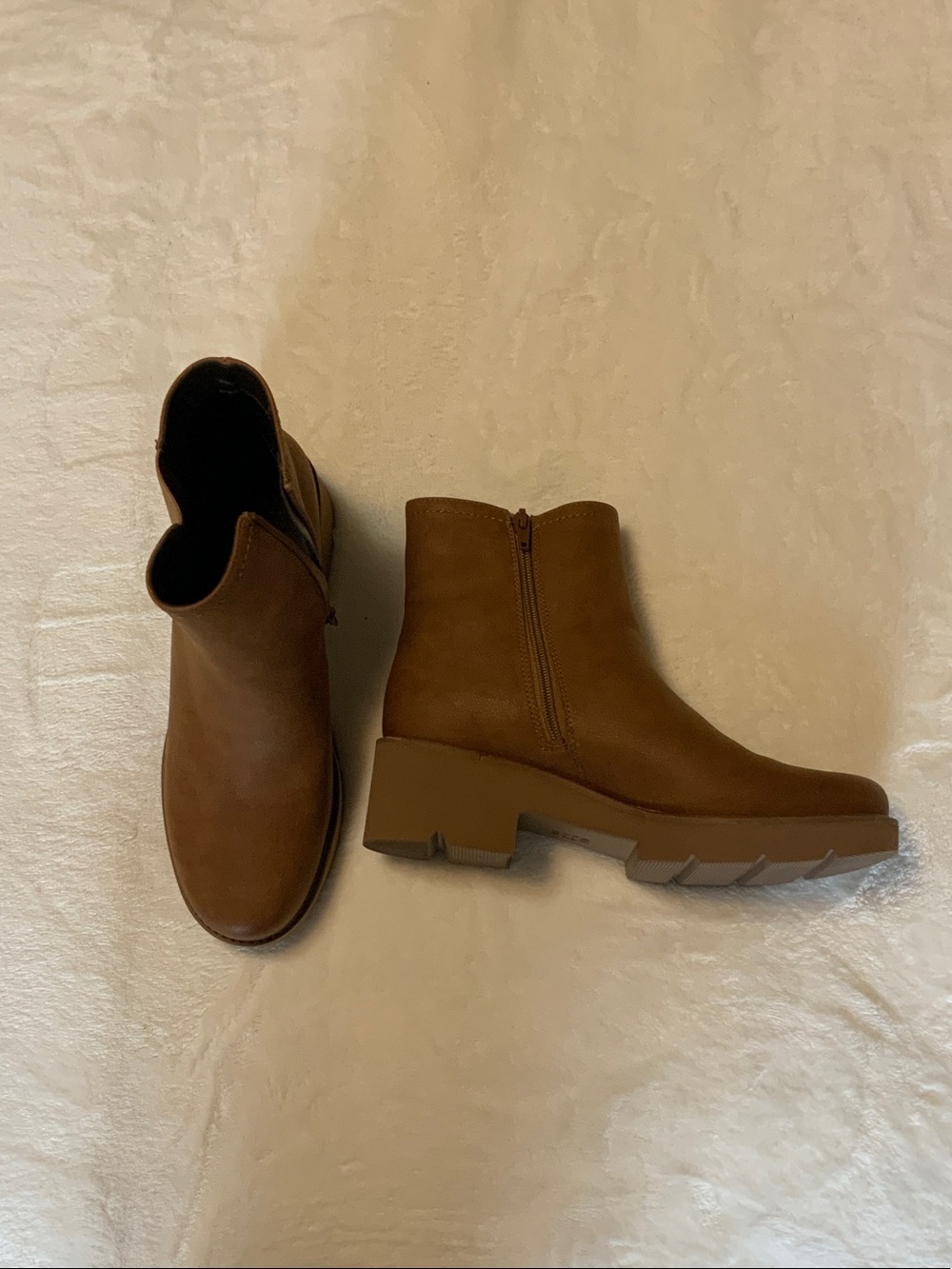NATURALIZER BROWN LEATHER LUG SOLE CHELSEA ANKLE BOOTS